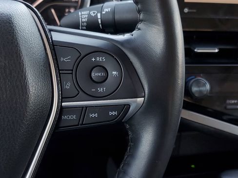 Used 2023 Toyota Camry XLE image 17