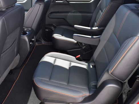 Used 2024 GMC Acadia AT4 w/ Super Cruise Package image 24