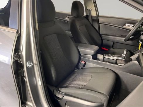 Used 2025 Kia Sportage LX FWD image 26