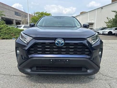 Used 2019 Toyota RAV4 XLE w/ Carpet Mat Package AWD/4WD image 2