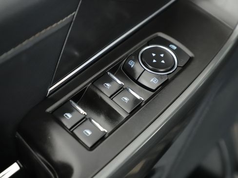 Certified 2022 Ford F150 XLT w/ Equipment Group 302A High image 9