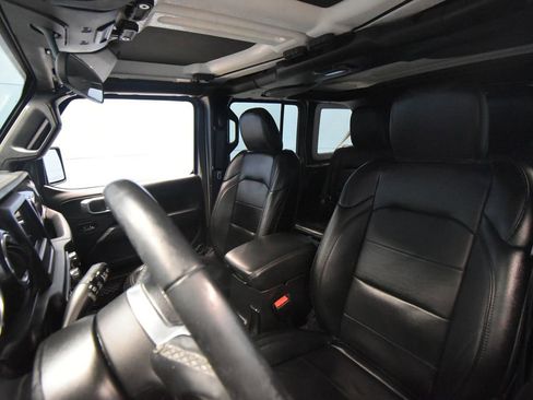 Used 2021 Jeep Wrangler Unlimited Sahara image 18