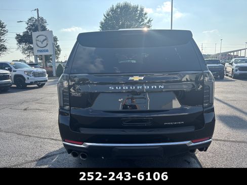 Used 2025 Chevrolet Suburban Premier RWD image 7