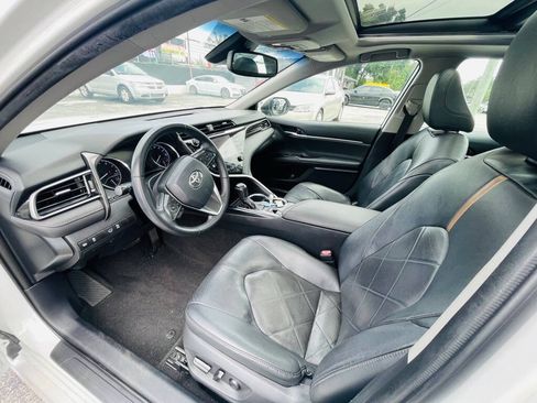 Used 2019 Toyota Camry XLE FWD image 10