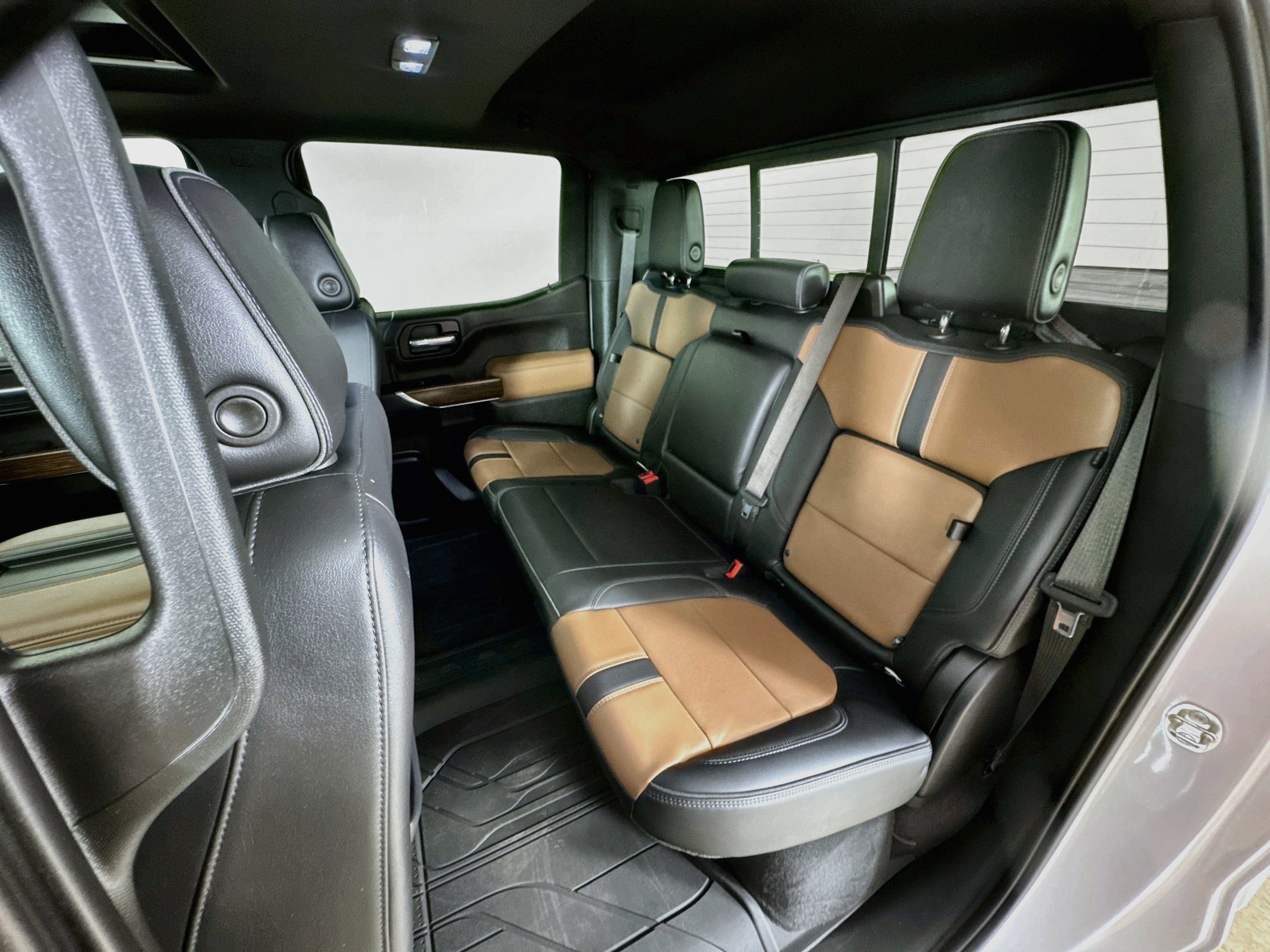 Used 2022 Chevrolet Silverado 1500 High Country w/ LPO, Dark Essentials Package AWD/4WD image 23