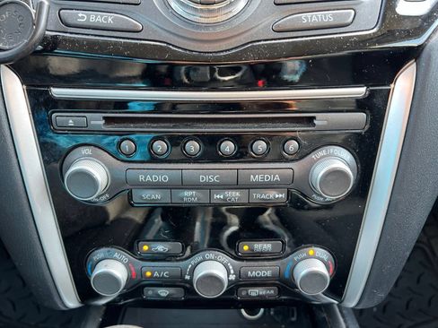 Used 2017 Nissan Pathfinder S FWD image 18