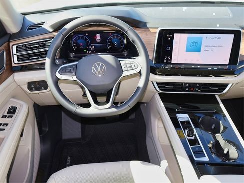 New 2026 Volkswagen Atlas SE image 18