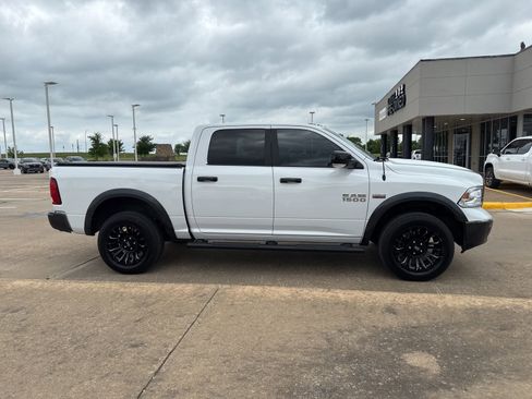 Used 2018 RAM 1500 SLT image 5