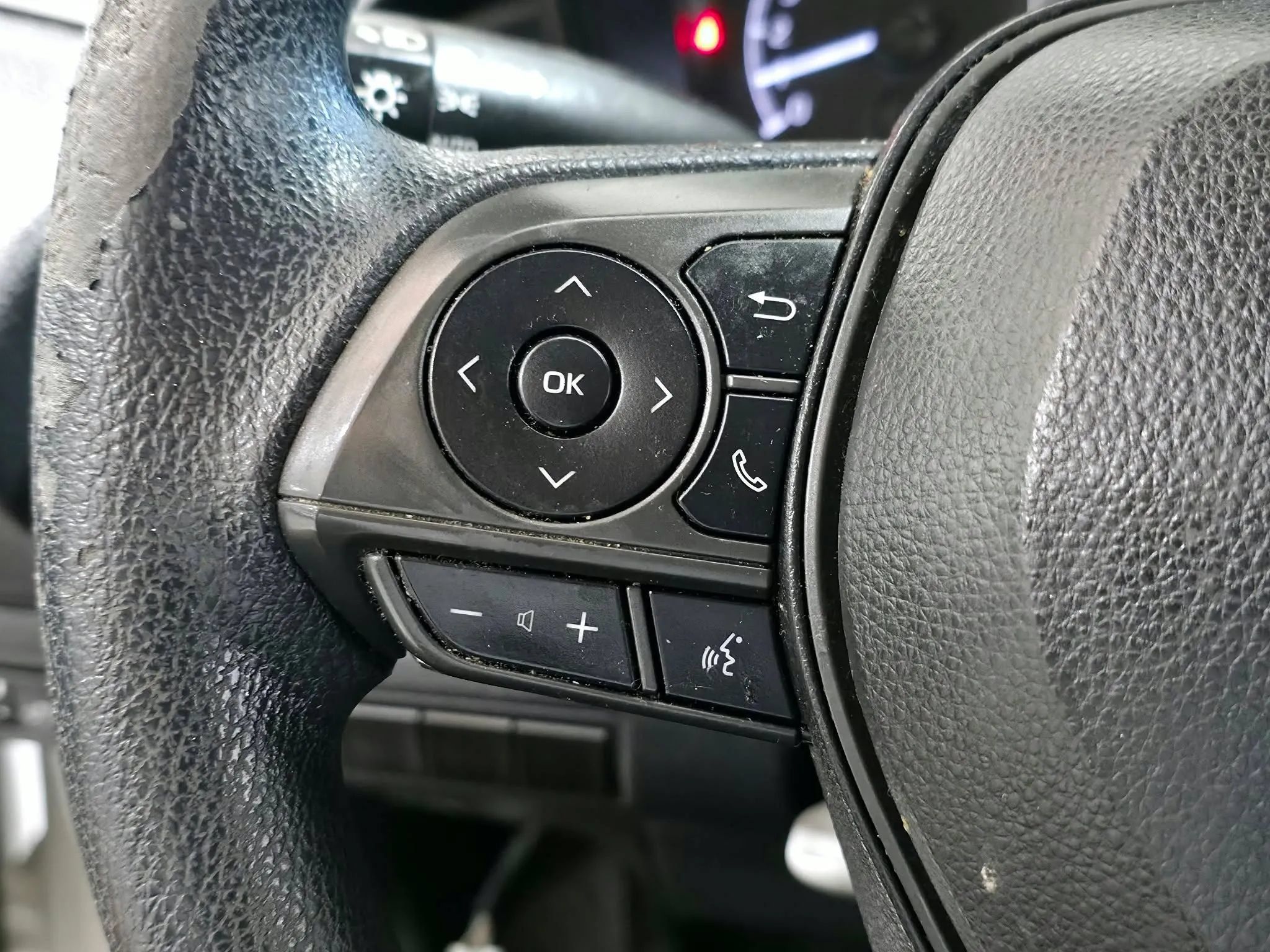 Used 2021 Toyota Corolla LE w/ Carpet Mat Package (TMS) FWD image 18