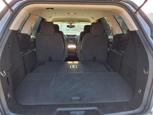 Used 2017 Chevrolet Traverse LT w/ Style and Technology Package FWD image 8