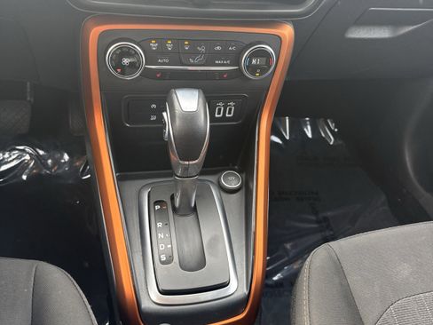 Used 2021 Ford EcoSport SE w/ SE Convenience Package image 18