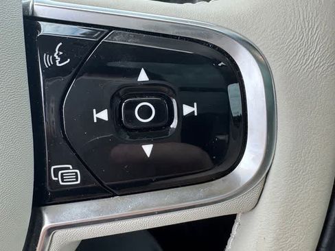 Used 2024 Volvo XC60 B5 Plus AWD/4WD image 19