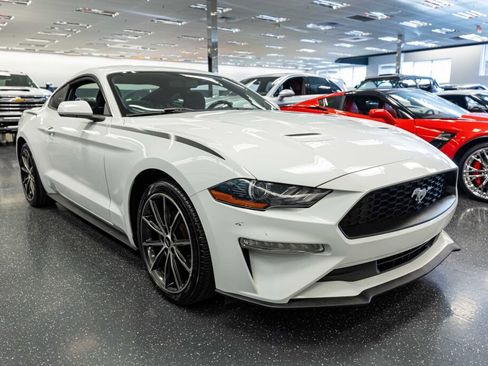 Used 2018 Ford Mustang Coupe w/ Equipment Group 101A image 3
