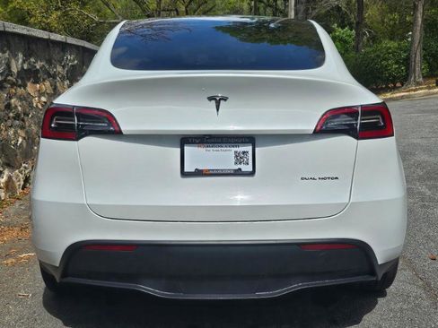 Used 2023 Tesla Model Y Long Range image 9