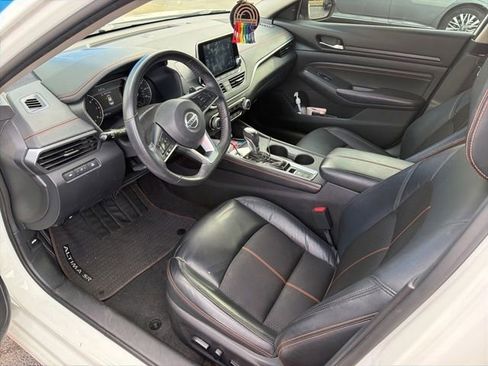 Used 2022 Nissan Altima 2.5 SR w/ Midnight Edition Package AWD/4WD image 6