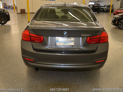 Used 2018 BMW 320i Sedan image 9