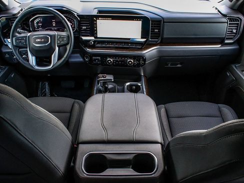 Used 2025 GMC Sierra 1500 Elevation w/ Preferred Package image 35