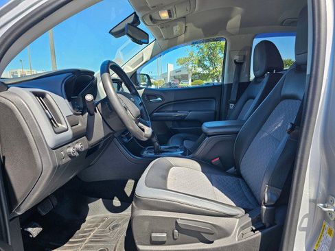 Used 2017 Chevrolet Colorado Z71 AWD/4WD image 27