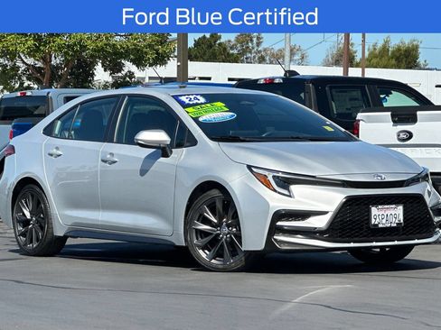 Used 2024 Toyota Corolla XSE FWD image 2