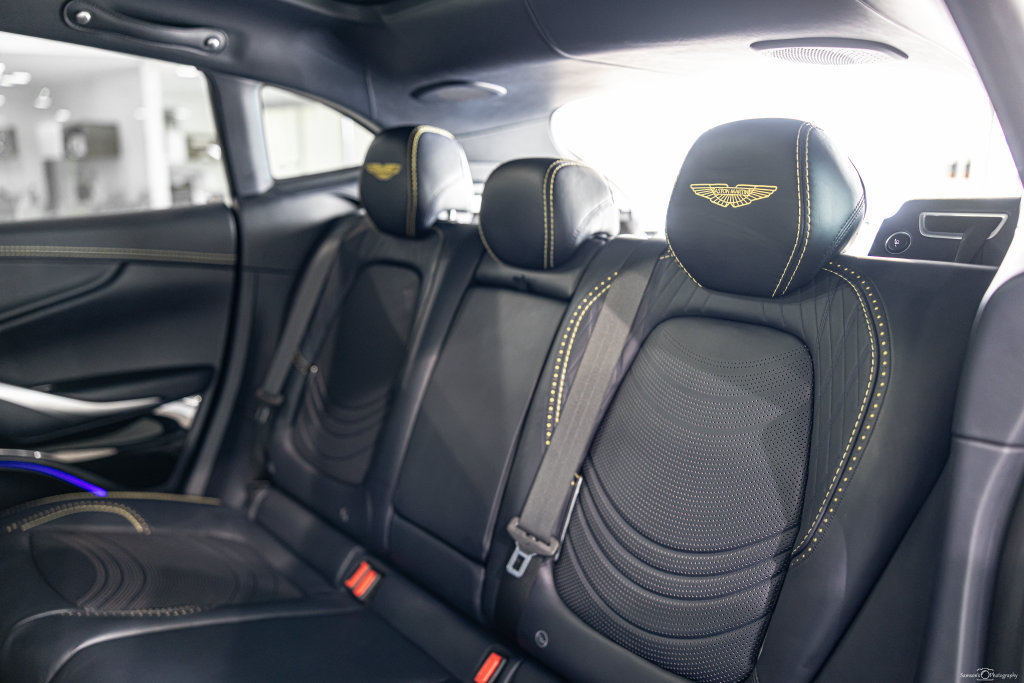 Used 2022 Aston Martin DBX AWD/4WD image 35