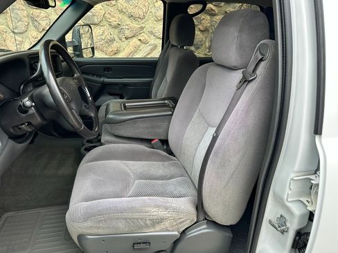 Used 2007 Chevrolet Silverado 2500 LT w/ Heavy-Duty Power Package image 19