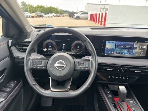 Used 2025 Nissan Kicks SR w/ Illumination Package FWD image 11
