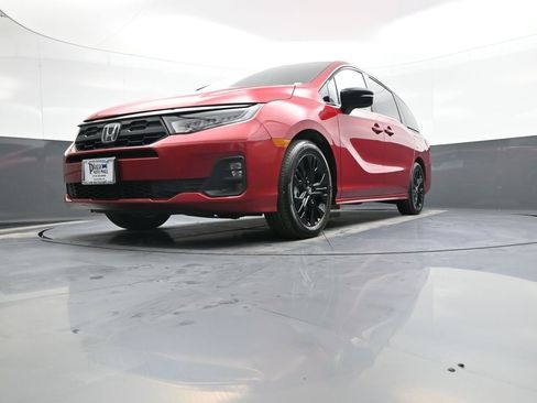 Certified 2025 Honda Odyssey Sport-L image 28