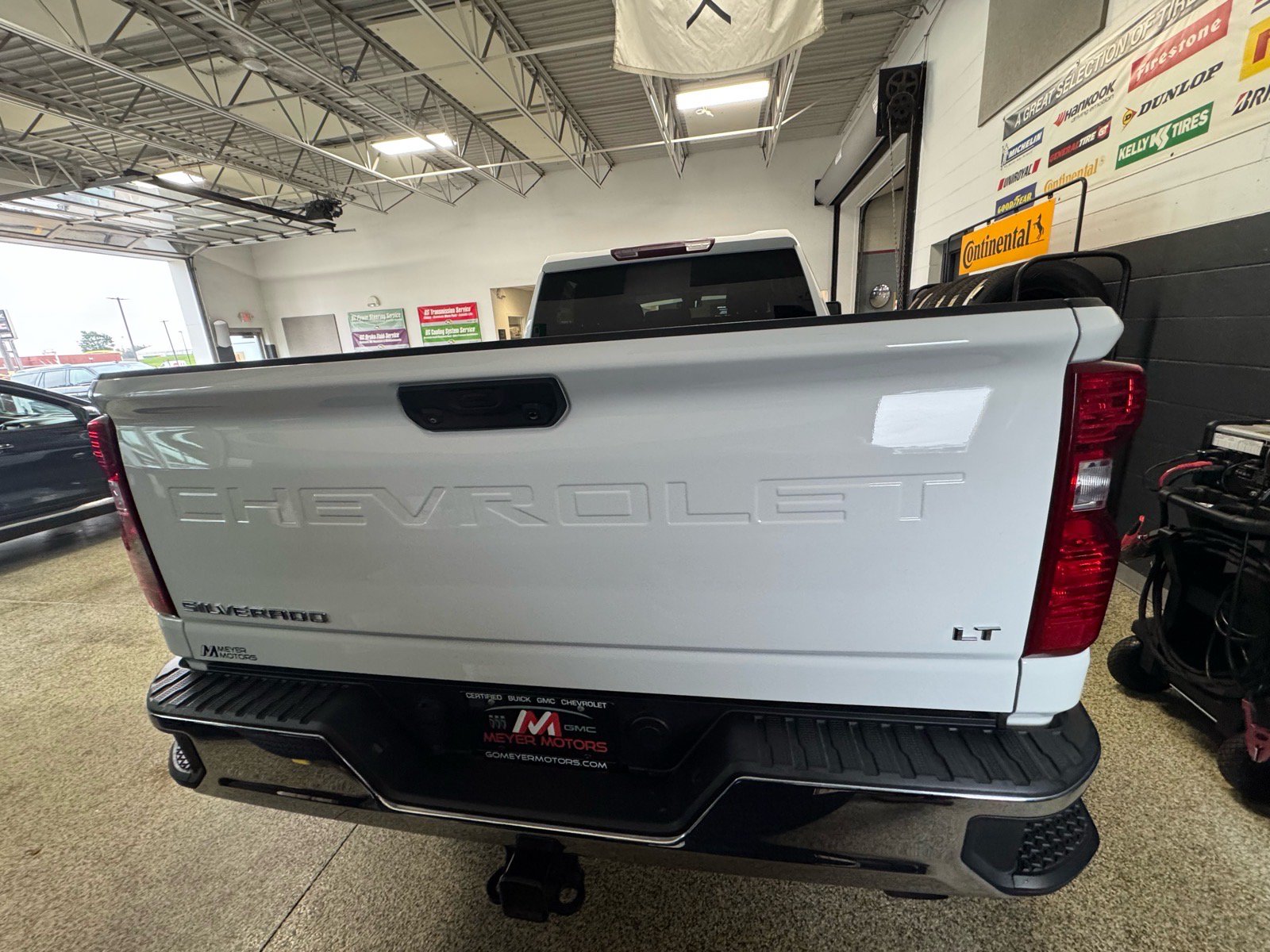 Used 2024 Chevrolet Silverado 2500 LT AWD/4WD image 6