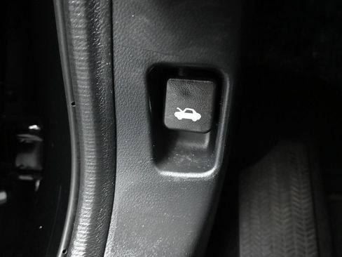 Used 2020 Honda Civic LX image 25