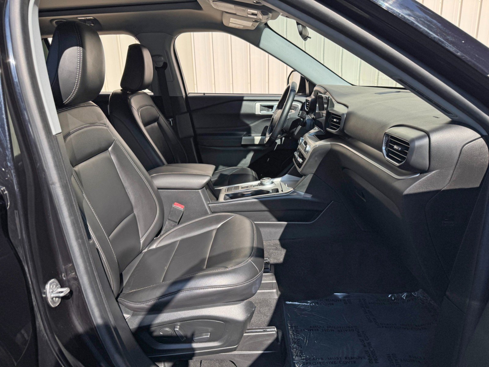 Used 2022 Ford Explorer XLT w/ Equipment Group 202A RWD image 15