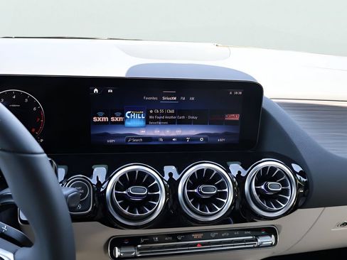 New 2026 Mercedes-Benz GLA 250 4MATIC image 20