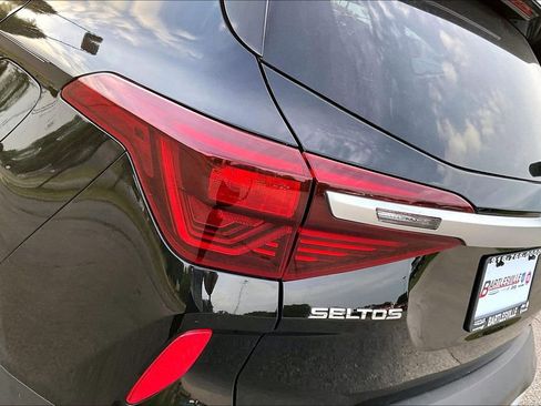 Used 2021 Kia Seltos S FWD image 25