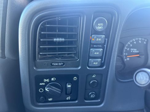 Used 2006 GMC Sierra 1500 SLE w/ Light Duty Power Package AWD/4WD image 15