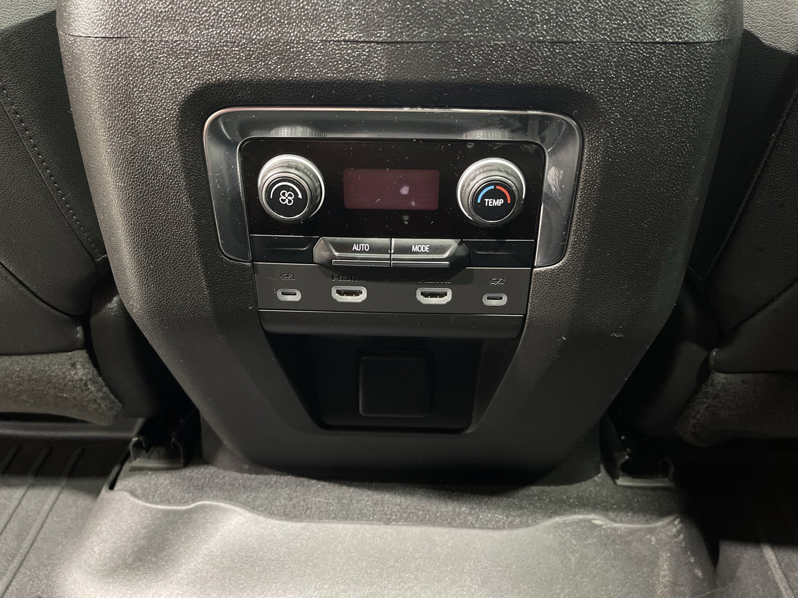 Used 2023 Chevrolet Tahoe RST AWD/4WD image 15