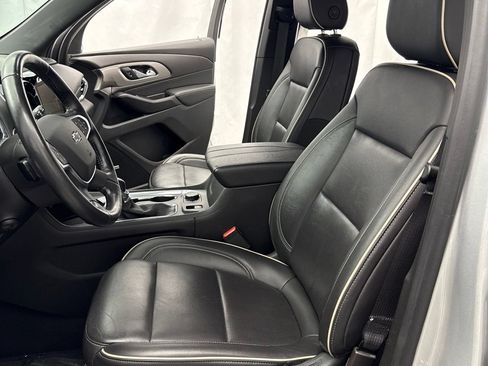 Used 2022 Chevrolet Traverse Premier w/ Redline Edition AWD/4WD image 8