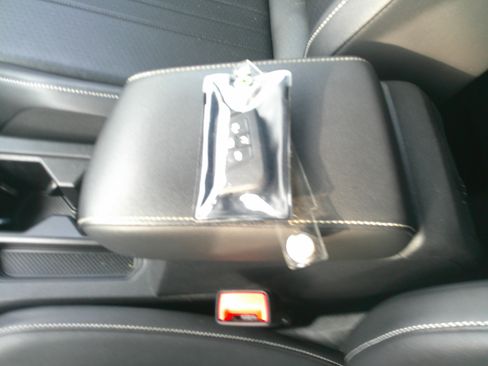 Used 2022 Volkswagen Tiguan SE image 36