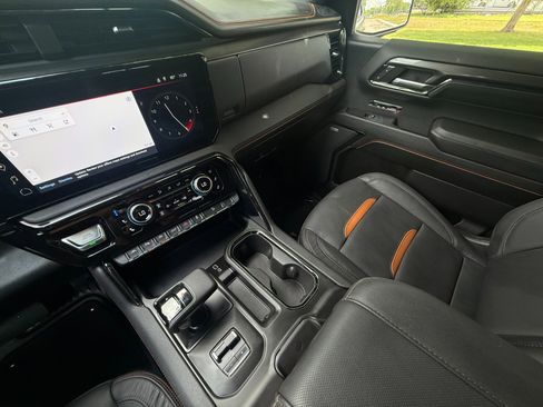 Used 2024 GMC Sierra 1500 AT4 w/ Technology Package image 36