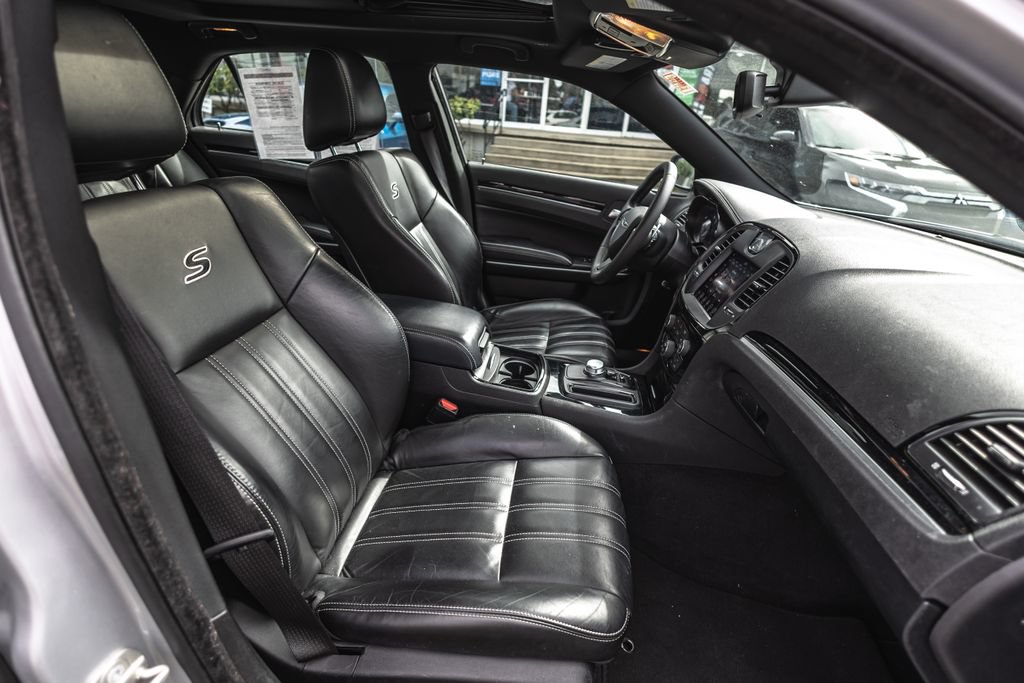 Used 2023 Chrysler 300 S RWD image 28