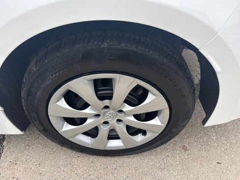 Used 2023 Toyota Corolla LE FWD image 19
