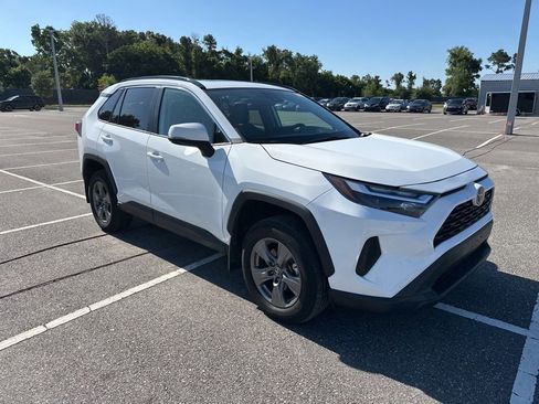 Used 2024 Toyota RAV4 XLE w/ Convenience Package FWD image 2
