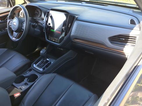 Used 2025 Subaru Forester Sport image 13