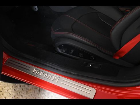 Certified 2022 Ferrari F8 Tributo RWD image 26
