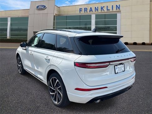 New 2025 Lincoln Corsair Grand Touring w/ Rear Removable Package Tray image 5