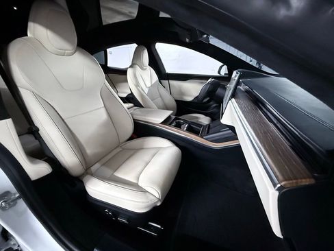 Used 2021 Tesla Model S Plaid image 25