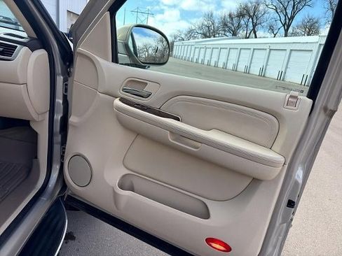 Used 2008 Cadillac Escalade AWD image 14