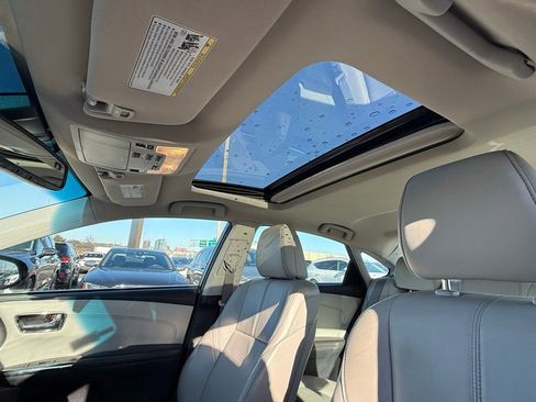 Used 2016 Toyota Avalon XLE Premium image 6