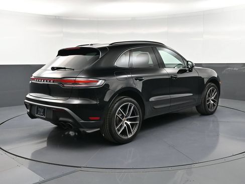 Certified 2026 Porsche Macan AWD/4WD image 8