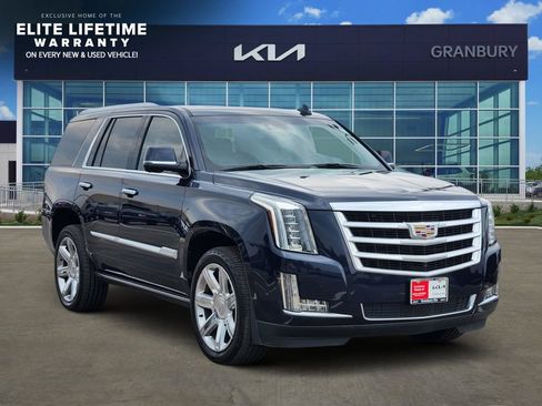Used 2020 Cadillac Escalade Premium Luxury AWD/4WD image 3