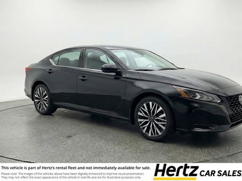 Used 2025 Nissan Altima 2.5 SV FWD image 1