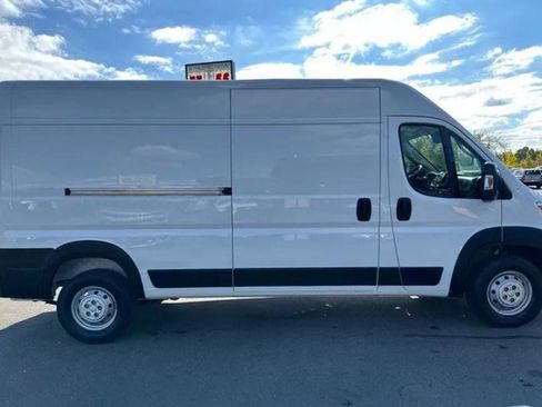 Used 2023 RAM ProMaster 2500 image 3